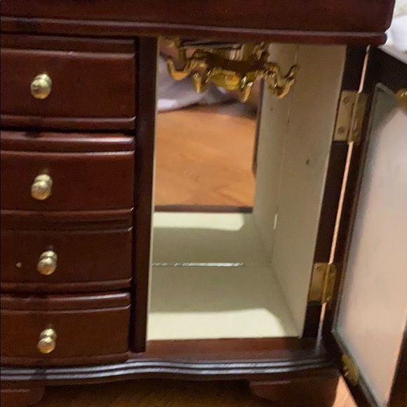 Jewelry box - Picture 2 of 3